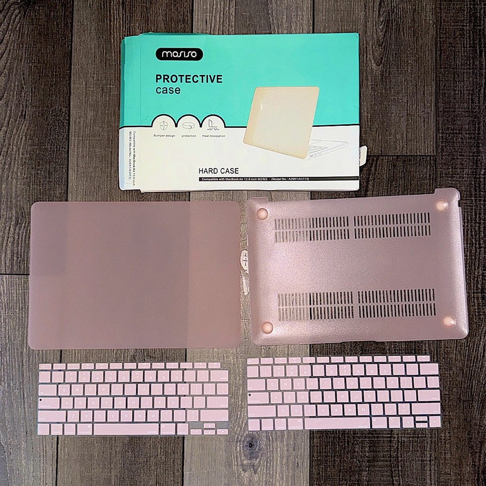 Light Pink MacBook Air 13.6 inch case
